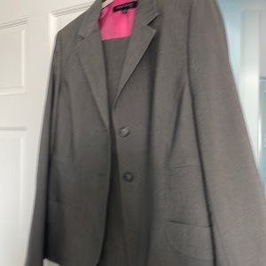 Anne Klein gray blazer with matching pants.